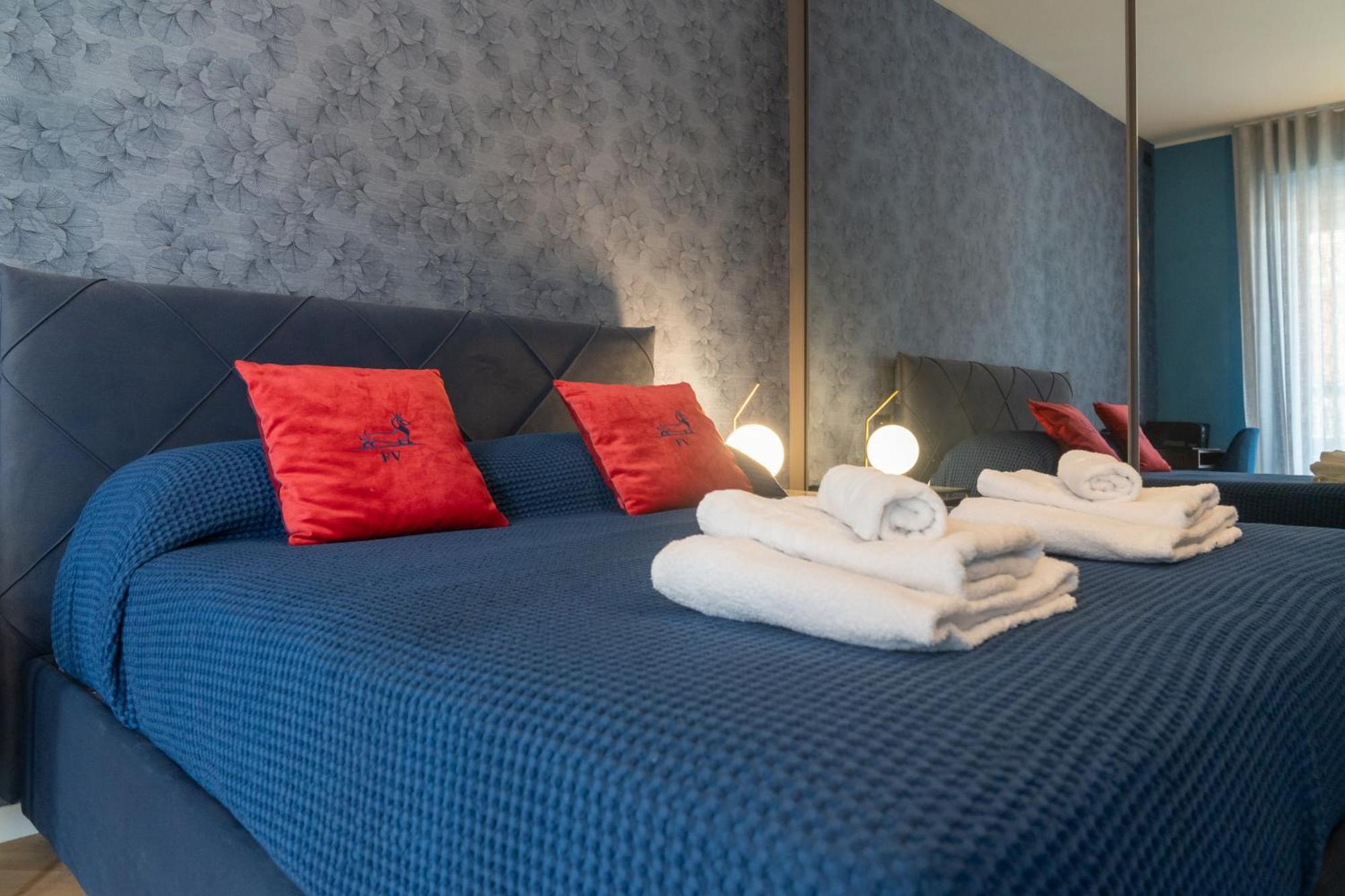 Suite Casa Degli Specchi, Appartamento Di Lusso In Galleria Buenos Aires Милано Екстериор снимка