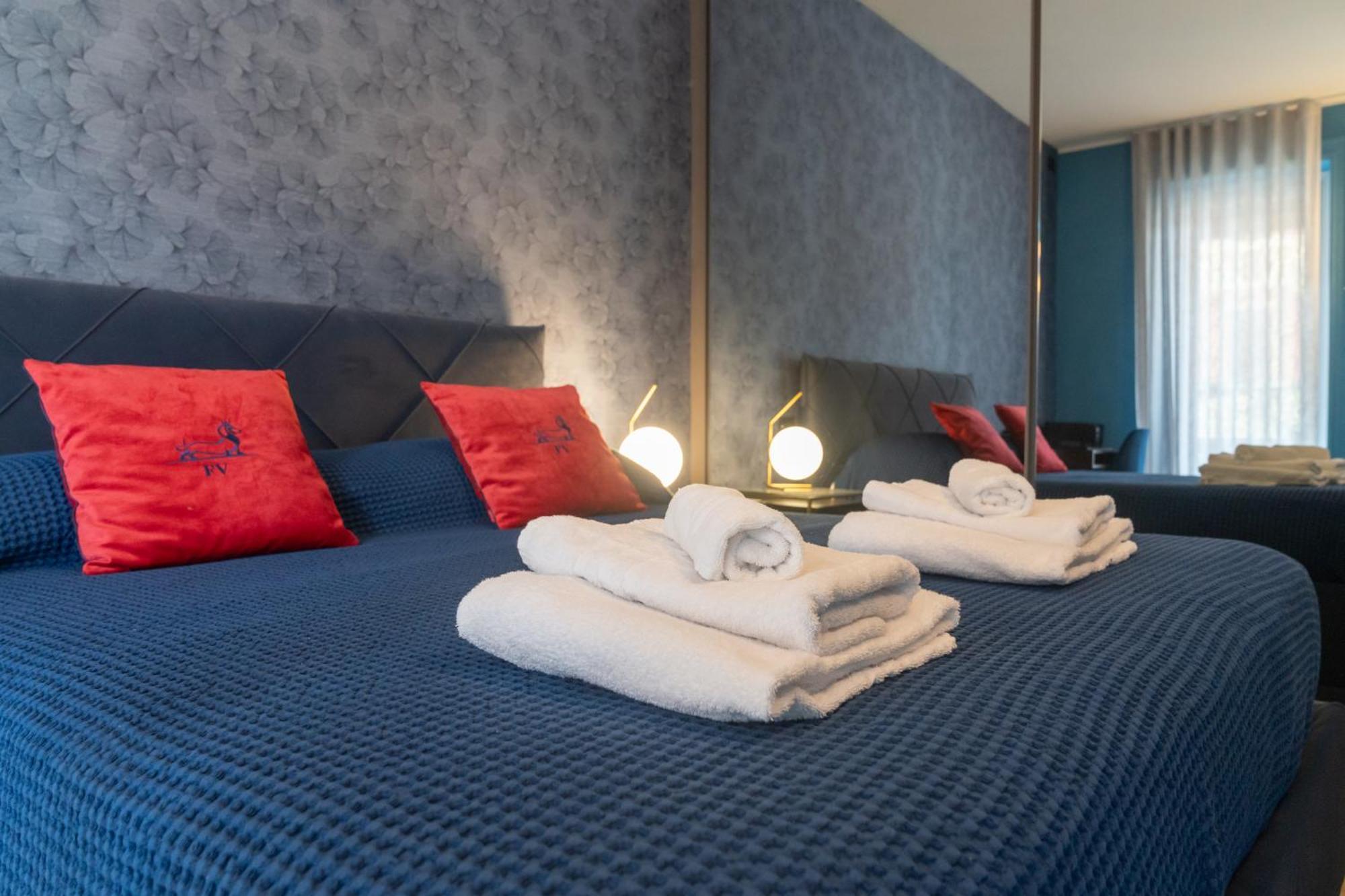 Suite Casa Degli Specchi, Appartamento Di Lusso In Galleria Buenos Aires Милано Екстериор снимка